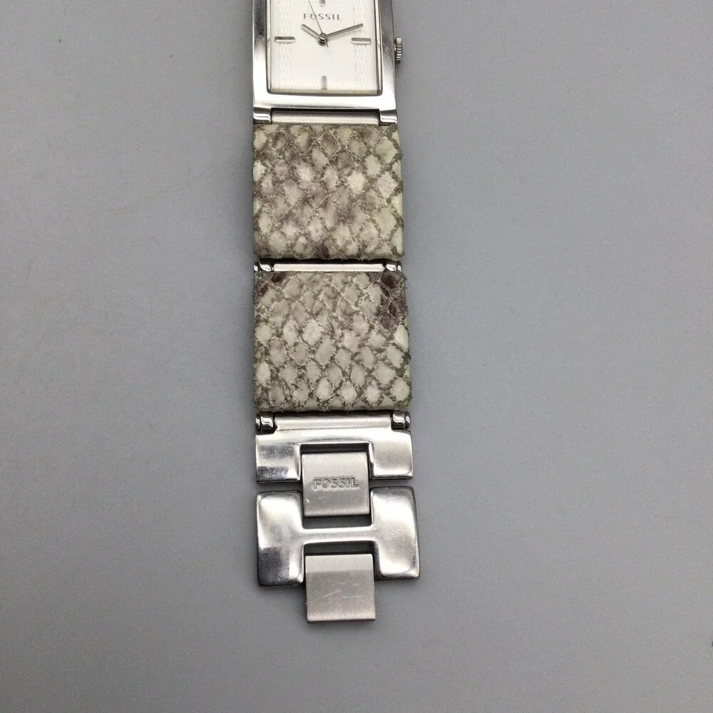 Fossil Womens Watch 24mm Silver Tone Dial Dress CE-2259 New Battery 6.5